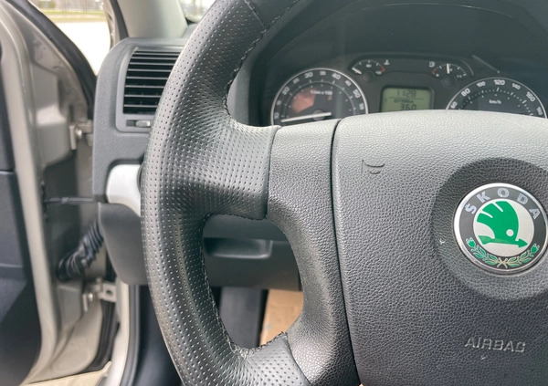 Skoda Octavia cena 16800 przebieg: 220000, rok produkcji 2007 z Kłodzko małe 497
